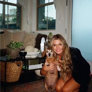 Meet your Posher, Kortney